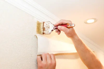 Pose de papier peint à Sanssat — revêtements muraux et toiles de verre